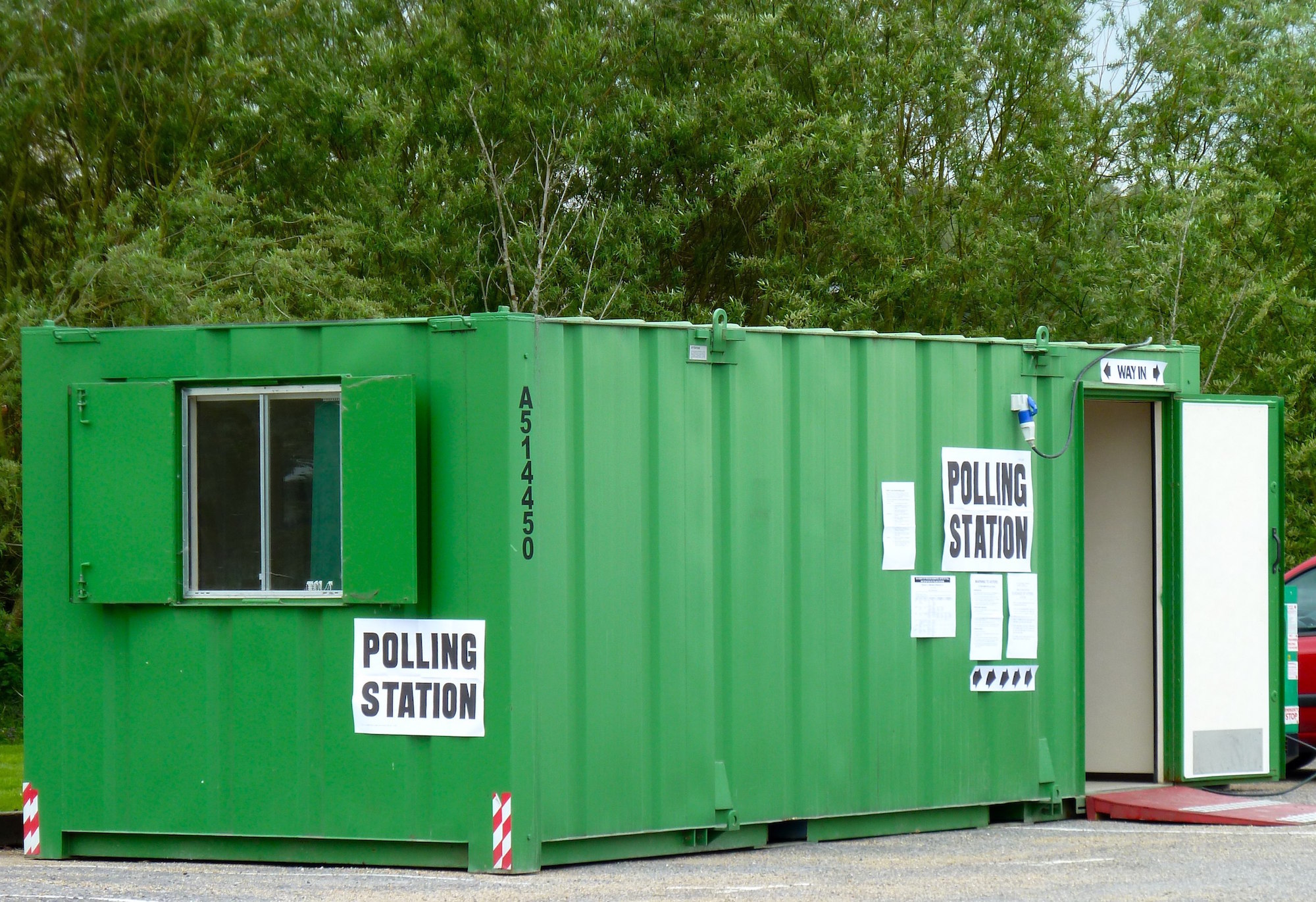 Portable polling station